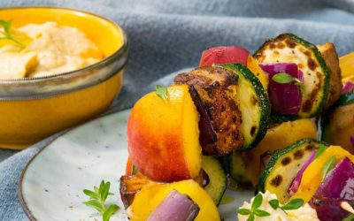 Rezept der Woche: Grilltofu-Spieße mit Hummus-Dip