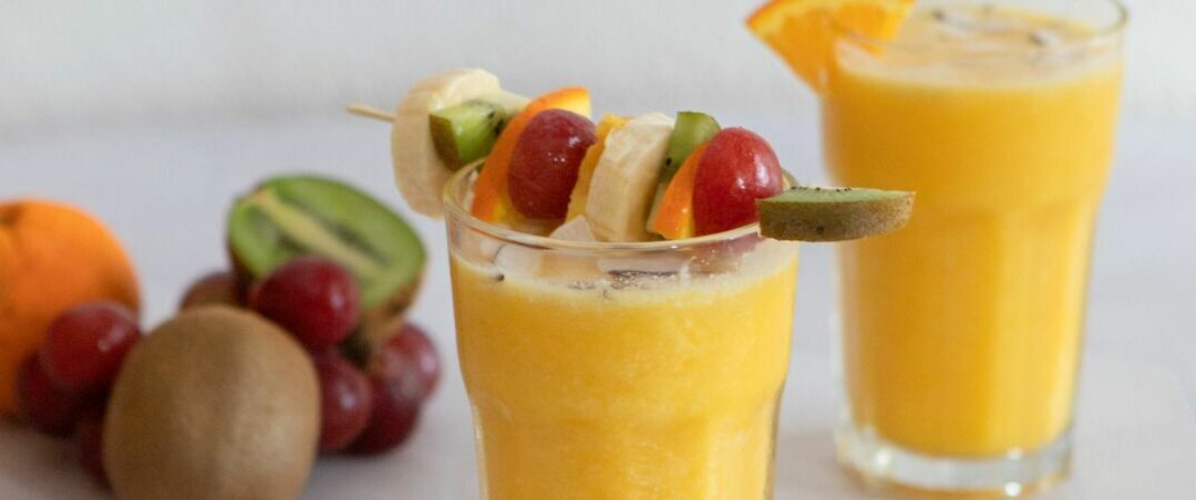Rezept der Woche: Orangen-Soja-Drink mit Fruchtspießen