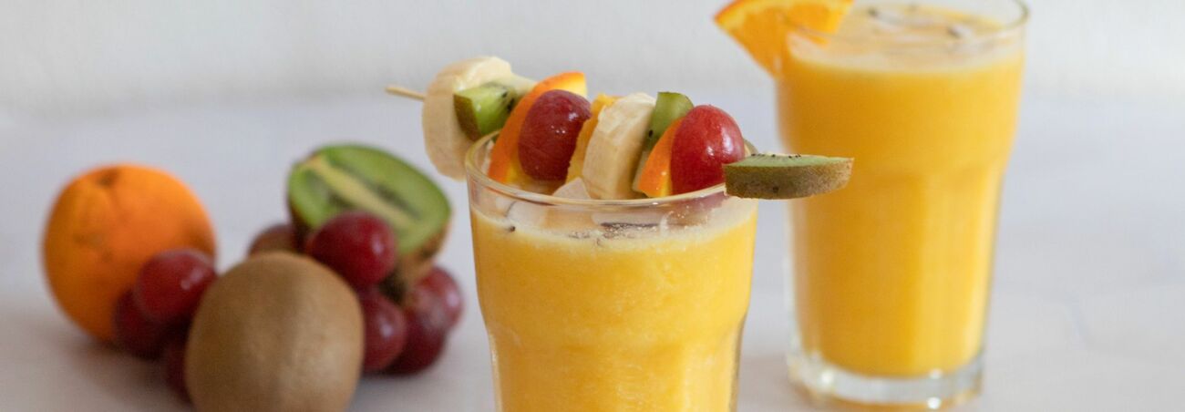 Rezept der Woche: Orangen-Soja-Drink mit Fruchtspießen