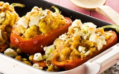 Rezept der Woche: Paprika gefüllt mit Sesam & Kichererbsen und Lauchzwiebel-Salsa