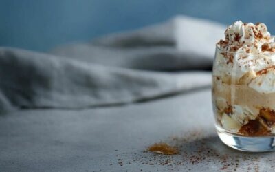 Rezept der Woche: Bratapfel-Trifle mit Zimt-Crumble & Vanillequark