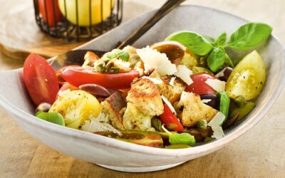 Rezept der Woche: Warmer Gemüsesalat mit gebackenem Hirtenkäse