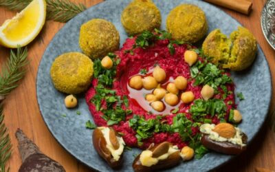Rezept der Woche: Rote-Bete-Hummus mit Falafel und Datteln